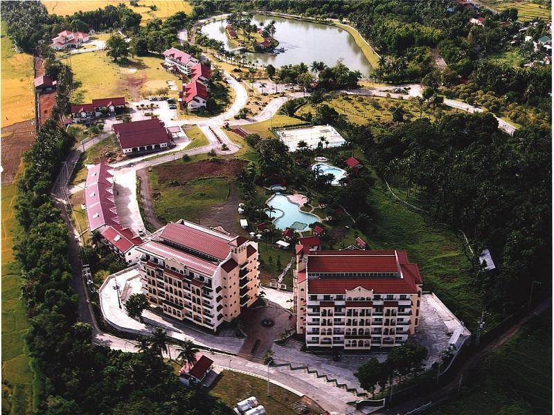 Graceland Estates And Country Club Hotel Lucena Eksteriør billede